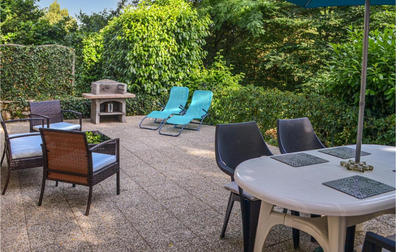 2 Bedroom Nice Home In Vitrac 维塔克 外观 照片