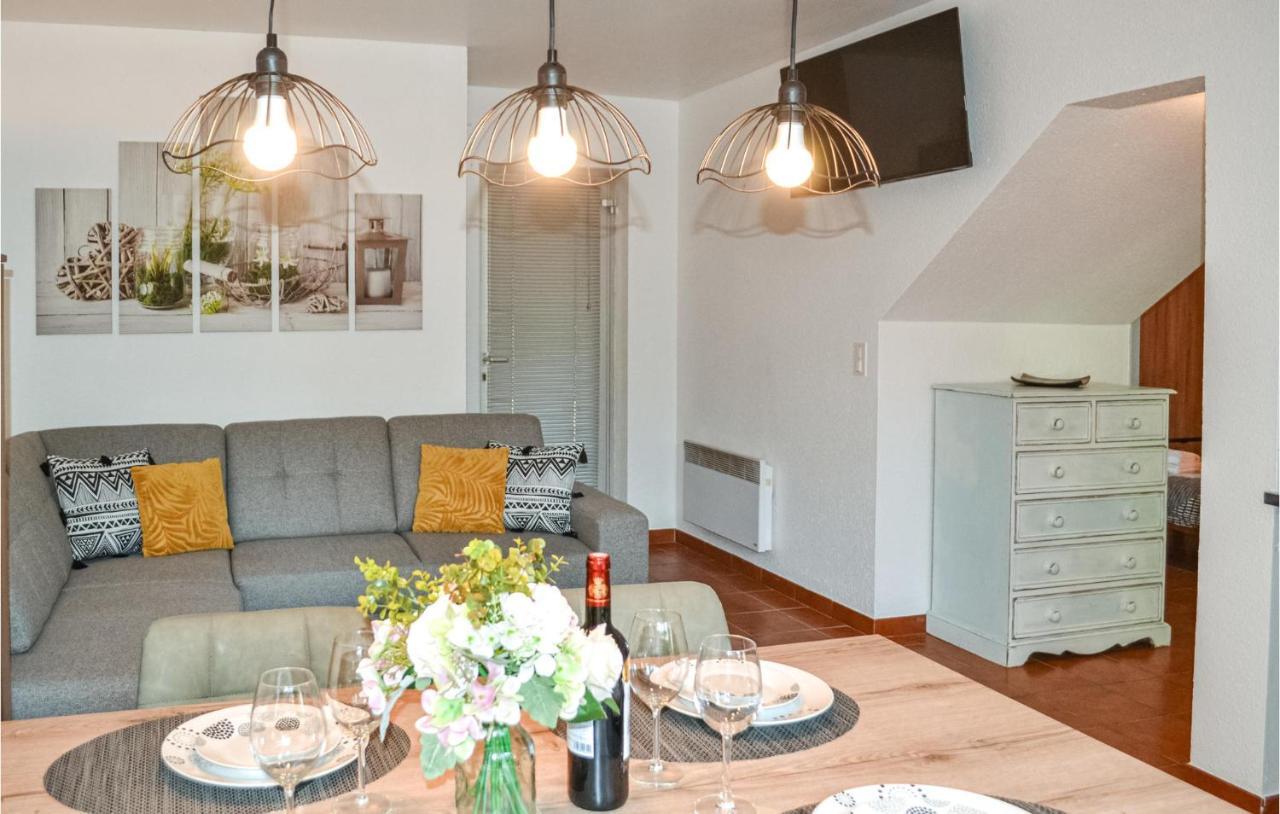 2 Bedroom Nice Home In Vitrac 维塔克 外观 照片